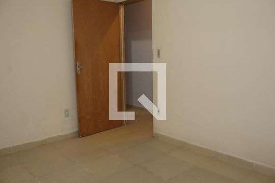 Quarto 1 de casa para alugar com 3 quartos, 100m² em Vila Margarida, São Paulo