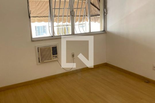 Quarto de apartamento à venda com 2 quartos, 85m² em Fonseca, Niterói