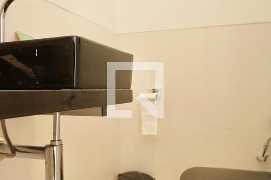 Banheiro da Suíte de apartamento à venda com 2 quartos, 75m² em Savassi, Belo Horizonte