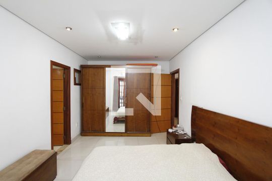Quarto 1 - Suíte de casa à venda com 3 quartos, 510m² em Vista Alegre, Belo Horizonte