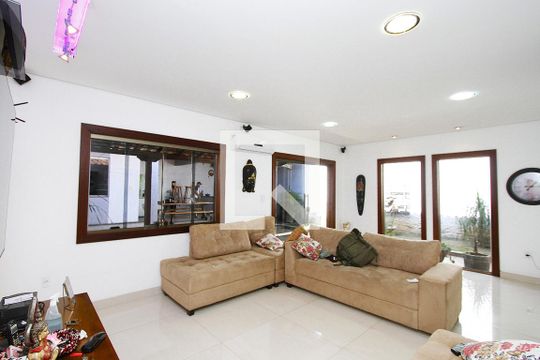 Sala de casa à venda com 3 quartos, 510m² em Vista Alegre, Belo Horizonte
