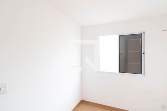 Quarto 1 de apartamento para alugar com 2 quartos, 45m² em Santa Cruz, Rio de Janeiro