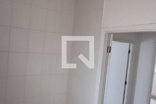 Casa de Condomínio para alugar com 2 quartos, 65m² em Água Espraiada, Cotia