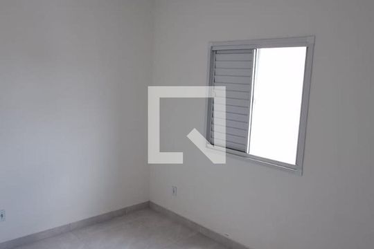 Casa de Condomínio para alugar com 2 quartos, 65m² em Água Espraiada, Cotia
