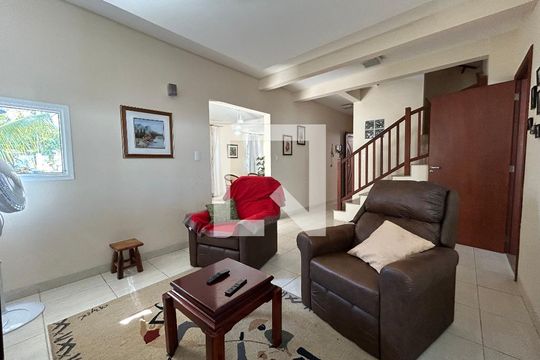 Sala de casa de condomínio para alugar com 4 quartos, 284m² em Morro das Pedras, Florianópolis