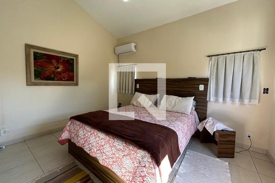 Suíte de casa de condomínio para alugar com 4 quartos, 284m² em Morro das Pedras, Florianópolis