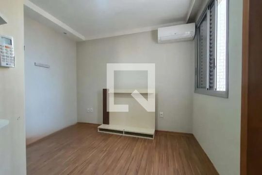 Quarto 2 de apartamento para alugar com 3 quartos, 90m² em São João Batista, Belo Horizonte