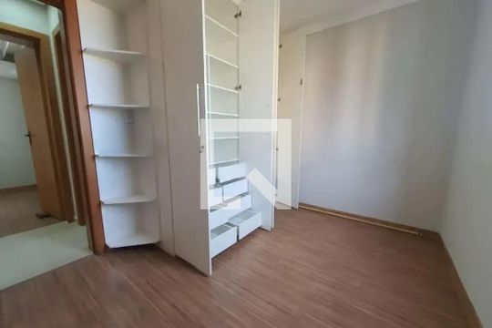 Quarto de apartamento para alugar com 3 quartos, 90m² em São João Batista, Belo Horizonte