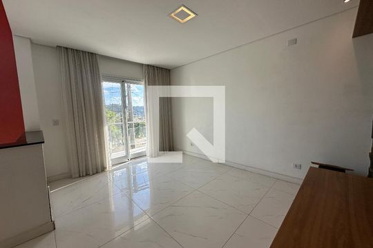Sala de casa de condomínio à venda com 5 quartos, 252m² em Suru, Barueri