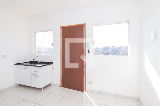 Sala/Cozinha de apartamento para alugar com 1 quarto, 33m² em Cidade Antônio Estêvão de Carvalho, São Paulo