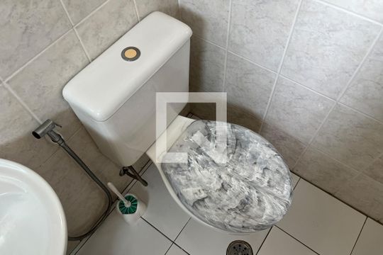 Banheiro da Suíte 1 de apartamento para alugar com 2 quartos, 95m² em Embaré, Santos