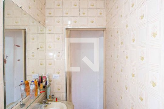 Banheiro Casa 1 de casa à venda com 3 quartos, 180m² em Casa Grande, Diadema