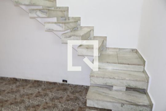Corredor de casa à venda com 4 quartos, 270m² em Vila Darli, São Paulo