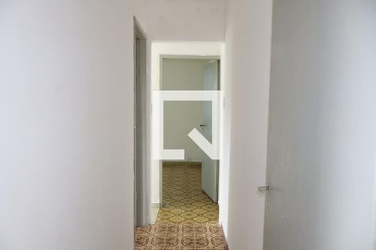 Corredor de casa à venda com 4 quartos, 270m² em Vila Darli, São Paulo