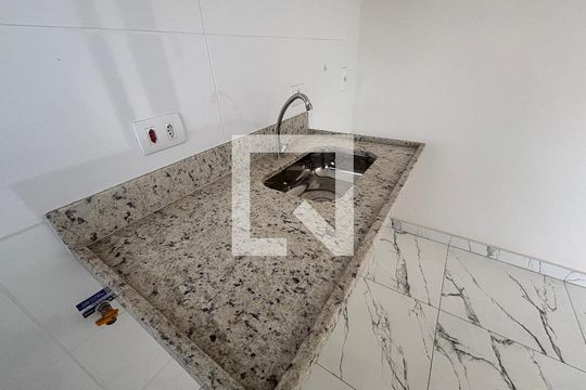 Cozinha de apartamento para alugar com 1 quarto, 35m² em Vila Ré, São Paulo