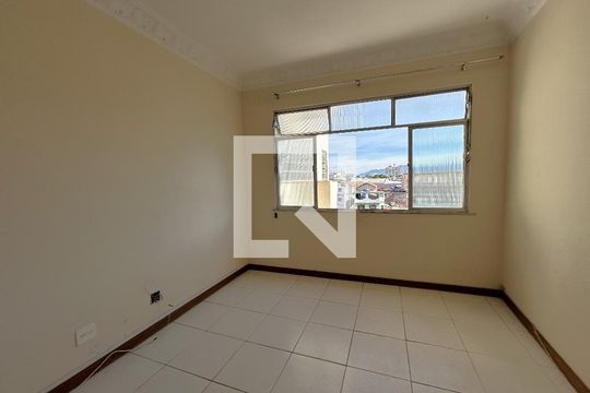 Sala de apartamento à venda com 2 quartos, 60m² em Quintino Bocaiúva, Rio de Janeiro