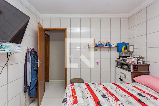 Suíte de casa à venda com 3 quartos, 227m² em Parque Bristol, São Paulo