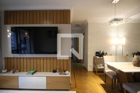Sala de apartamento para alugar com 2 quartos, 60m² em Santo Amaro, São Paulo
