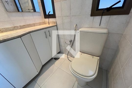 Banheiro de apartamento à venda com 4 quartos, 139m² em Vila Sonia, São Paulo