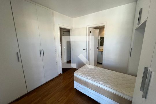 Quarto de apartamento à venda com 4 quartos, 139m² em Vila Sonia, São Paulo