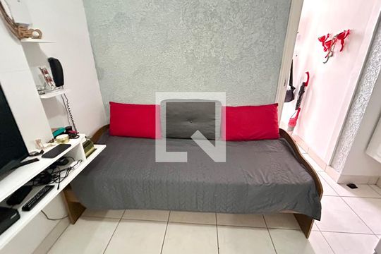 Sala e Cozinha de kitnet/studio à venda com 1 quarto, 29m² em Centro, Guarulhos