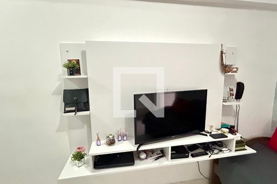 Sala e Cozinha de kitnet/studio à venda com 1 quarto, 29m² em Centro, Guarulhos