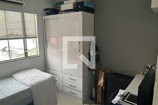 Quarto de casa à venda com 3 quartos, 120m² em Irajá, Rio de Janeiro