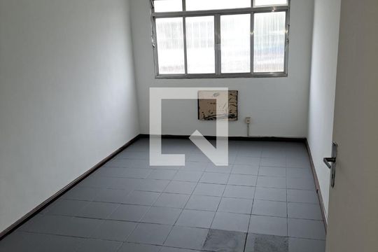 Quarto 2 de apartamento para alugar com 2 quartos, 100m² em Floresta, Nova Iguaçu