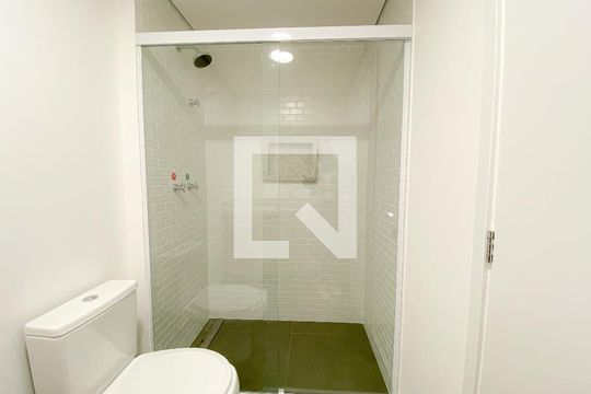 Banheiro Suíte 1 de apartamento para alugar com 2 quartos, 59m² em Vila Ipojuca, São Paulo