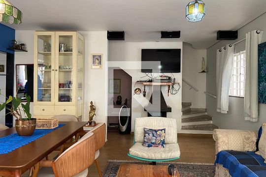 Sala de casa à venda com 4 quartos, 240m² em Vila Gomes, São Paulo