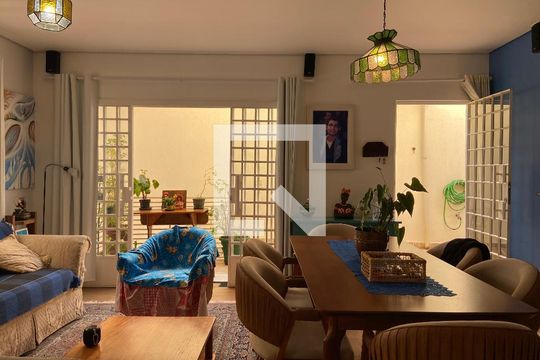 Sala de casa à venda com 4 quartos, 240m² em Vila Gomes, São Paulo
