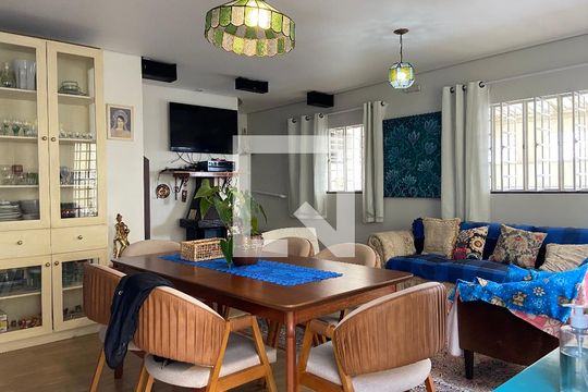 Sala de casa à venda com 4 quartos, 240m² em Vila Gomes, São Paulo