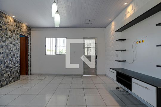 Sala de casa para alugar com 2 quartos, 100m² em Loteamento Municipal Bras Cubas, Mogi das Cruzes