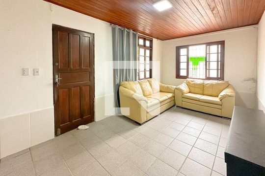 Sala de TV de casa para alugar com 2 quartos, 70m² em Ingleses do Rio Vermelho, Florianópolis