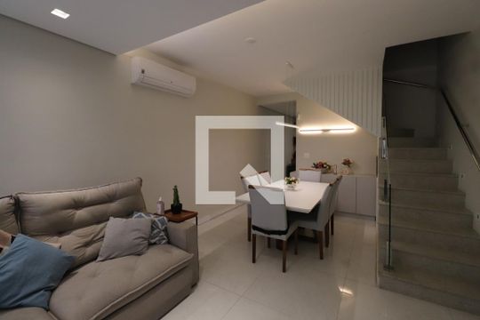 Sala de casa à venda com 3 quartos, 100m² em Vila Carrão, São Paulo