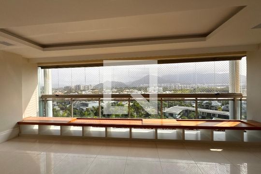 Varanda de apartamento para alugar com 4 quartos, 260m² em Barra da Tijuca, Rio de Janeiro