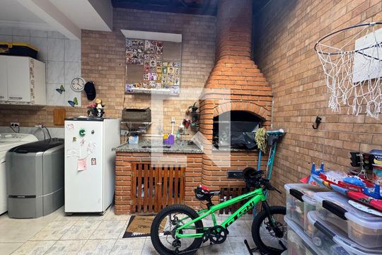 Churrasqueira de casa à venda com 3 quartos, 200m² em Bela Vista, Osasco