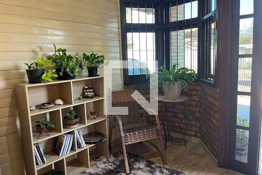 Sala de casa para alugar com 3 quartos, 148m² em Rio Branco, Canoas