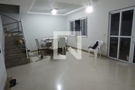 Sala de casa de condomínio à venda com 3 quartos, 280m² em Jacarepaguá, Rio de Janeiro