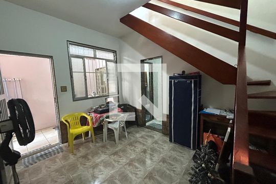 Casa à venda com 3 quartos, 156m² em Vila Valqueire, Rio de Janeiro