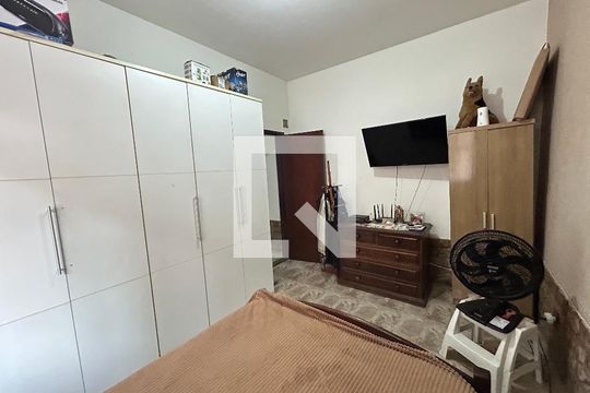 Quarto 1 de casa à venda com 3 quartos, 156m² em Vila Valqueire, Rio de Janeiro