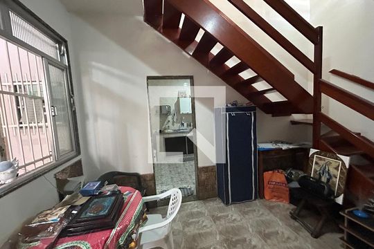 Sala de casa à venda com 3 quartos, 156m² em Vila Valqueire, Rio de Janeiro