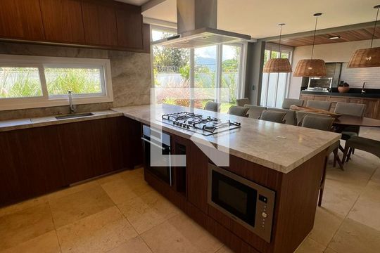 Cozinha de casa de condomínio para alugar com 4 quartos, 270m² em Campeche, Florianópolis