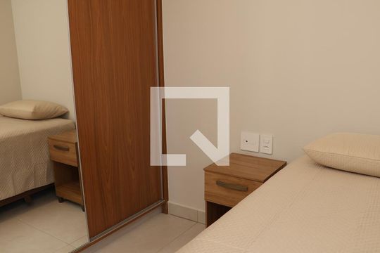 quarto 1 de apartamento à venda com 2 quartos, 60m² em Setor Oeste, Goiânia