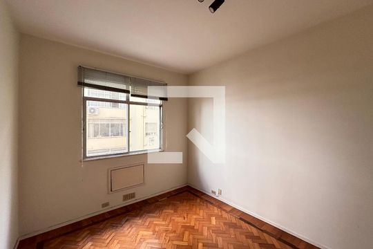 Quarto 1 de apartamento à venda com 3 quartos, 173m² em Copacabana, Rio de Janeiro