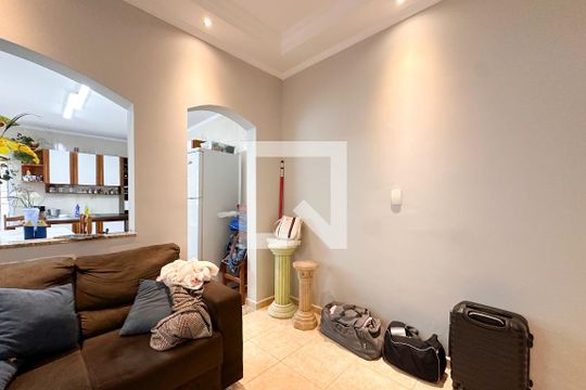 Sala de Estar de casa para alugar com 2 quartos, 185m² em Parque Terra Nova Ii, São Bernardo do Campo