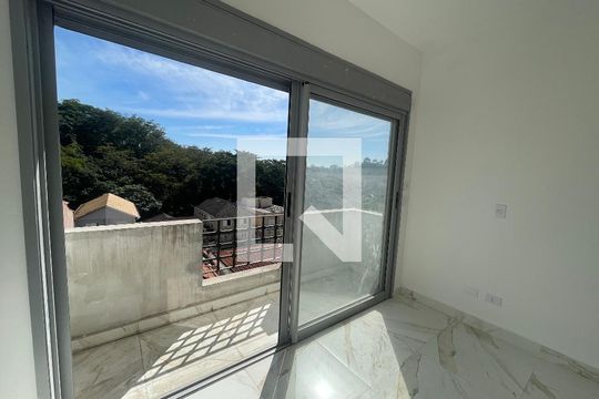 Sala de casa de condomínio para alugar com 3 quartos, 203m² em Jardim Nova Coimbra, Cotia