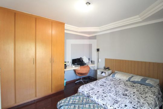 Quarto 1 de casa de condomínio à venda com 4 quartos, 640m² em Jardim Santa Helena, São Paulo