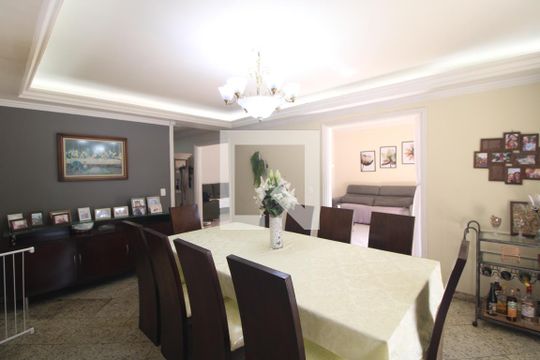 Sala 2 de casa de condomínio à venda com 4 quartos, 640m² em Jardim Santa Helena, São Paulo