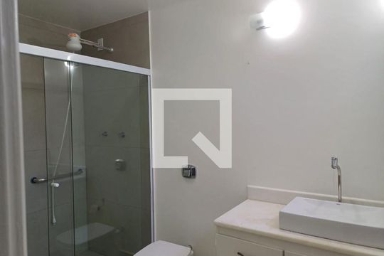 Banheiro de casa à venda com 3 quartos, 270m² em Parque Taquaral, Campinas
